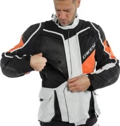 DAINESE D-EXPLORER 2 GORE-TEX Textiljacke -Macna Store dainese d explorer 2 gore tex textiljacke glacier grau orange schwarz 58 247019go58 2